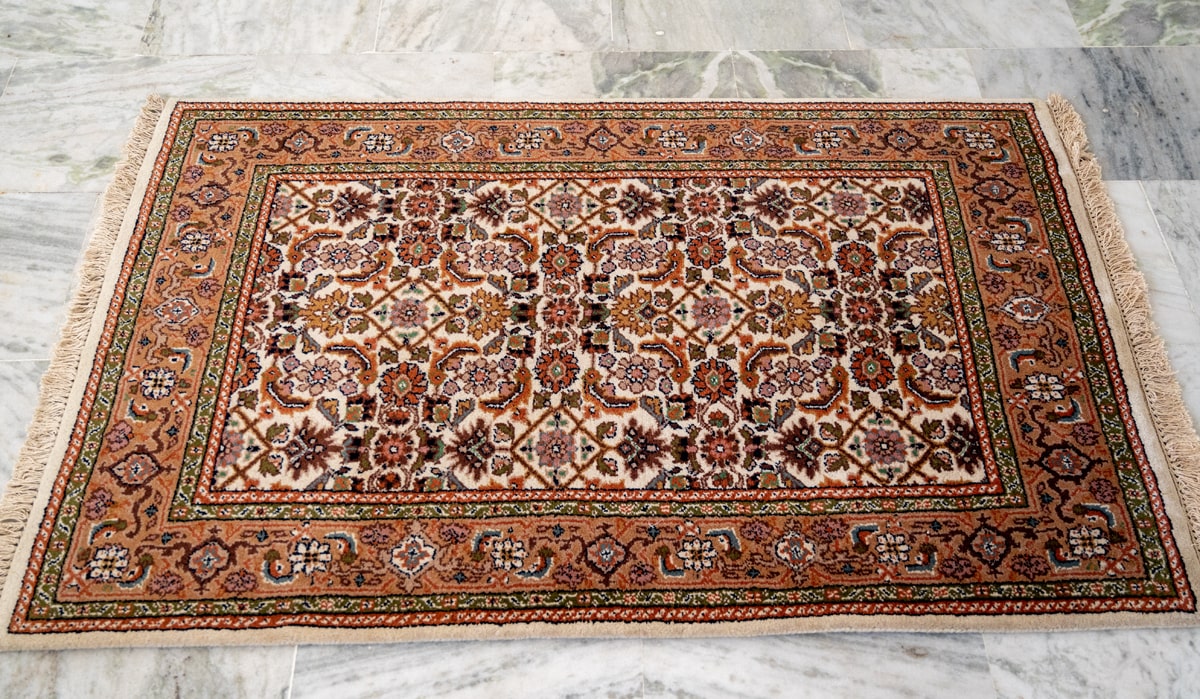 Oriental Agra Hand-Knotted Wool Small Hallway Runner Rug