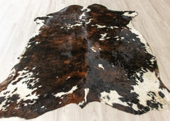 Exotic Tricolor Cowhide Rug (Size: 210 X 200 CM)