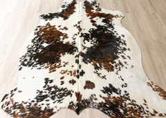 Exotic Tricolor Cowhide Rug (Size: 200 X 160 CM)