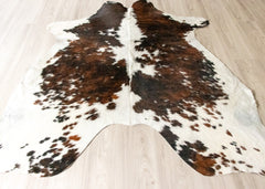 Exotic Tricolor Cowhide Rug (Size: 220 X 200 CM)