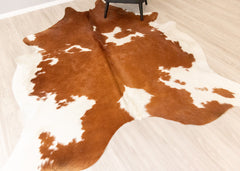 Brown And White Cowhide Rug (Size: 250 X 200 CM) CHR2216