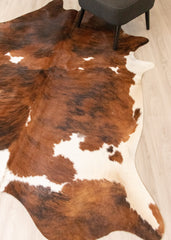Exotic Tricolor Cowhide Rug (Size: 240 X 200 CM) CHR2232