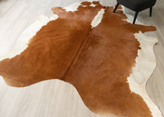 Hereford Brown And White Cowhide Rug (Size: 270 x 220 CM) CHR2533
