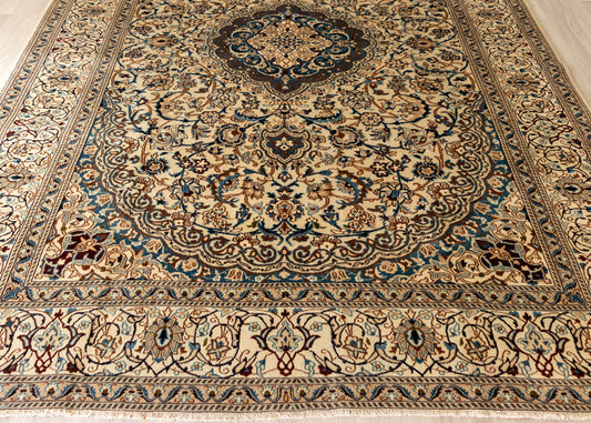 Vintage Nain Hand-Knotted Wool Persian Rug (Size: 250 X 350 CM)