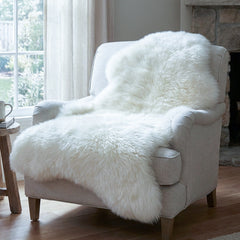 single natural white sheepskin rug