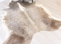 (Rare) Metallic/Rustic Cowhide Rug (Size: 270 X 210 CM) CHR2174