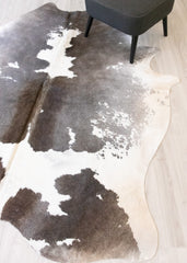 (Rare) Metallic/Rustic Cowhide Rug (Size: 230 X 170 CM) CHR2175