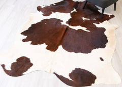 Brown And White Cowhide Rug (Size: 240 X 180 CM) CHR2163