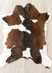 Calfskin - Brown/White (Size: 95 X 75 CM)