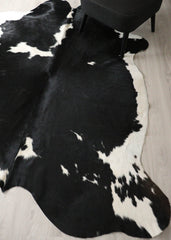 Black And White Cowhide Rug (Size: 230 X 200 CM) CHR2742