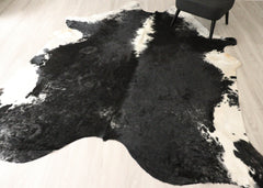(Rare) Hereford Black And White Cowhide Rug (Size: 270 x 230 CM) CHR2712