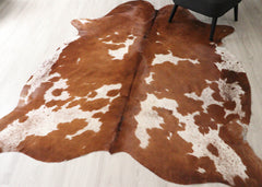 Brown And White Cowhide Rug (Size: 230 X 190 CM) CHR2715