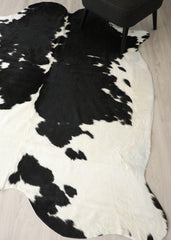 Black And White Cowhide Rug (Size: 230 X 200 CM) CHR2726