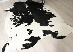 Black And White Cowhide Rug (Size: 230 X 200 CM) CHR2726