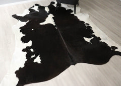 Black And White Cowhide Rug (Size: 240 X 210 CM) CHR2729