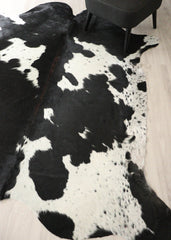 Black And White Cowhide Rug (Size: 230 X 210 CM) CHR2731