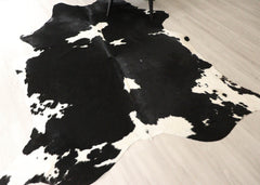 Black And White Cowhide Rug (Size: 240 X 200 CM) CHR2734