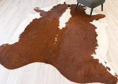 Hereford Brown And White Cowhide Rug (Size: 260 x 210 CM) CHR2152