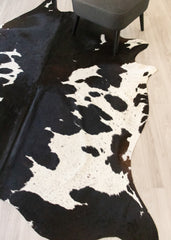 Black And White Cowhide Rug (Size: 250 X 200 CM) CHR2155