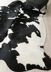 Black And White Cowhide Rug (Size: 250 X 220 CM) CHR2637