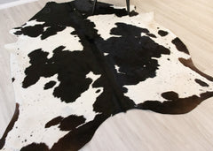 Black And White Cowhide Rug (Size: 250 X 200 CM) CHR2159