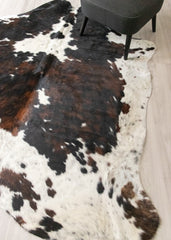 Exotic Tricolor Cowhide Rug (Size: 240 X 200 CM) CHR2642
