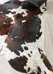 Exotic Tricolor Cowhide Rug (Size: 260 X 230 CM) CHR2643