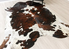 Exotic Tricolor Cowhide Rug (Size: 260 X 230 CM) CHR2643