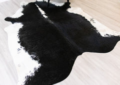 Hereford Black And White Cowhide Rug (Size: 230 x 210 CM) CHR2061