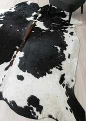 Black And White Cowhide Rug (Size: 250 X 210 CM) CHR2646