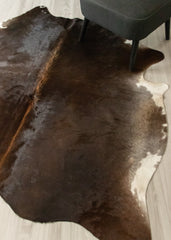 (Rare) Metallic/Rustic Cowhide Rug (Size: 200 X 170 CM) CHR2520