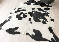 Black And White Cowhide Rug (Size: 250 X 210 CM) CHR2609