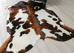Exotic Tricolor Cowhide Rug (Size: 230 X 210 CM) CHR2621