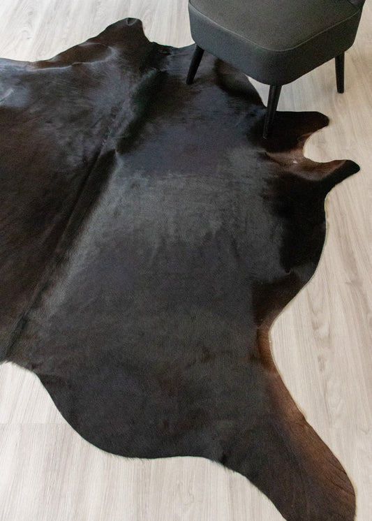 Natural Black Cowhide Rug (Size: 210 X 200 CM) CHR1863