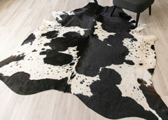 Black And White Cowhide Rug (Size: 240 X 210 CM) CHR1867