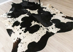 Black And White Cowhide Rug (Size: 240 X 210 CM) CHR1867