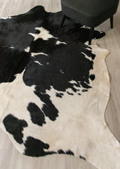 Black And White Cowhide Rug (Size: 210 X 210 CM) CHR1868