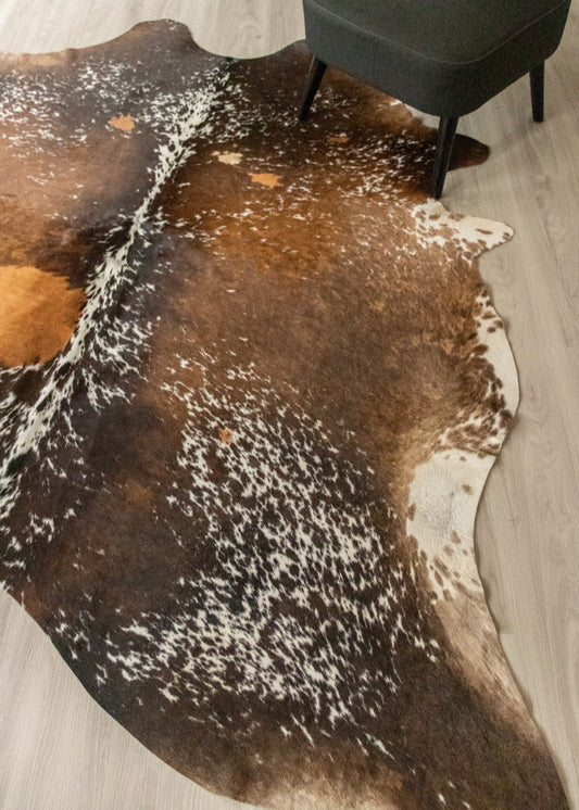 Salt Pepper Tri-Color Cowhide Rug (Size: 220 X 210 CM) CHR1852