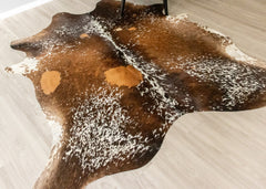 Salt Pepper Tri-Color Cowhide Rug (Size: 220 X 210 CM) CHR1852