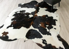 Exotic Tricolor Cowhide Rug (Size: 230 X 200 CM) CHR2058
