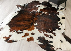 Exotic Tricolor Cowhide Rug (Size: 230 X 210 CM) CHR2327