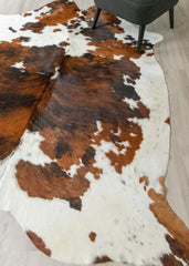 Exotic Tricolor Cowhide Rug (Size: 250 X 200 CM) CHR2328
