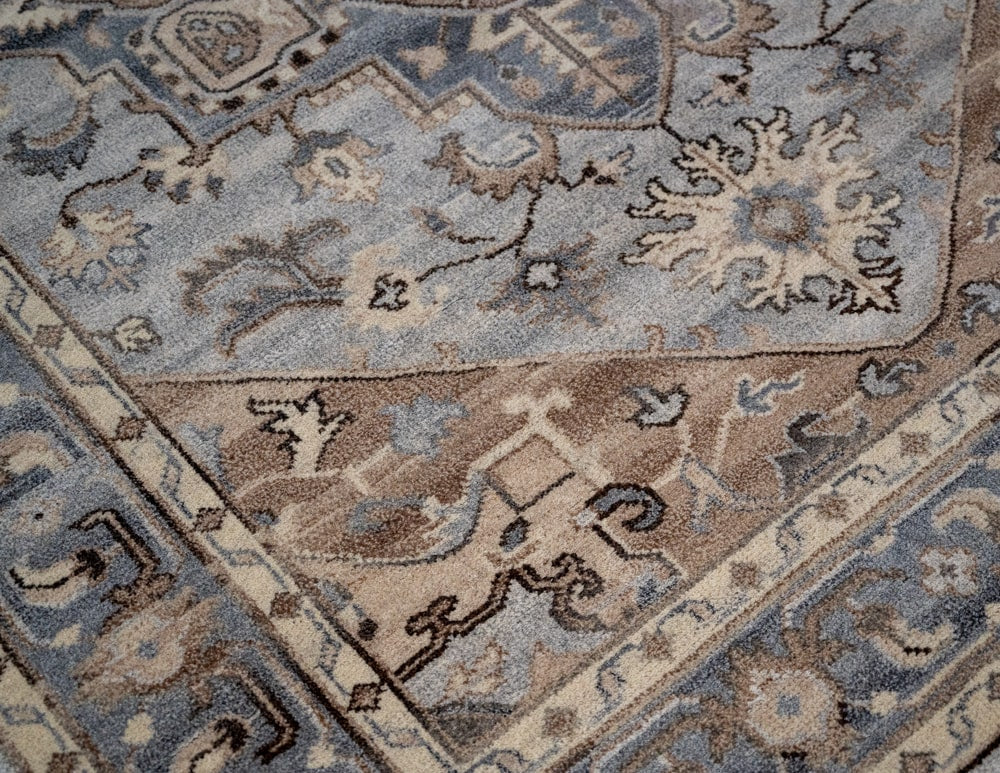 Oriental Heritage Heriz Hand-Knotted Wool Rug