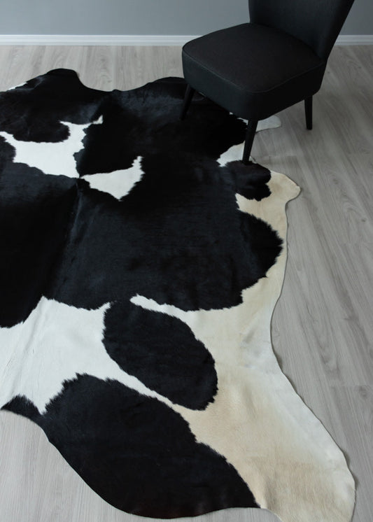 Black And White Cowhide Rug (Size: 240 x 210 CM)