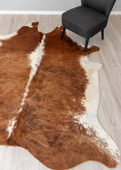 Medium White Spine Belly Brindle Cowhide Rug (Size: 240 x 210 CM)