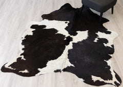 Black And White Cowhide Rug (Size: 210 X 160 CM)