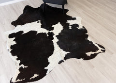 Black And White Cowhide Rug (Size: 210 X 160 CM)